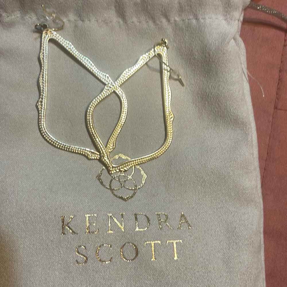 Kendra Scott good Sophee earrings.